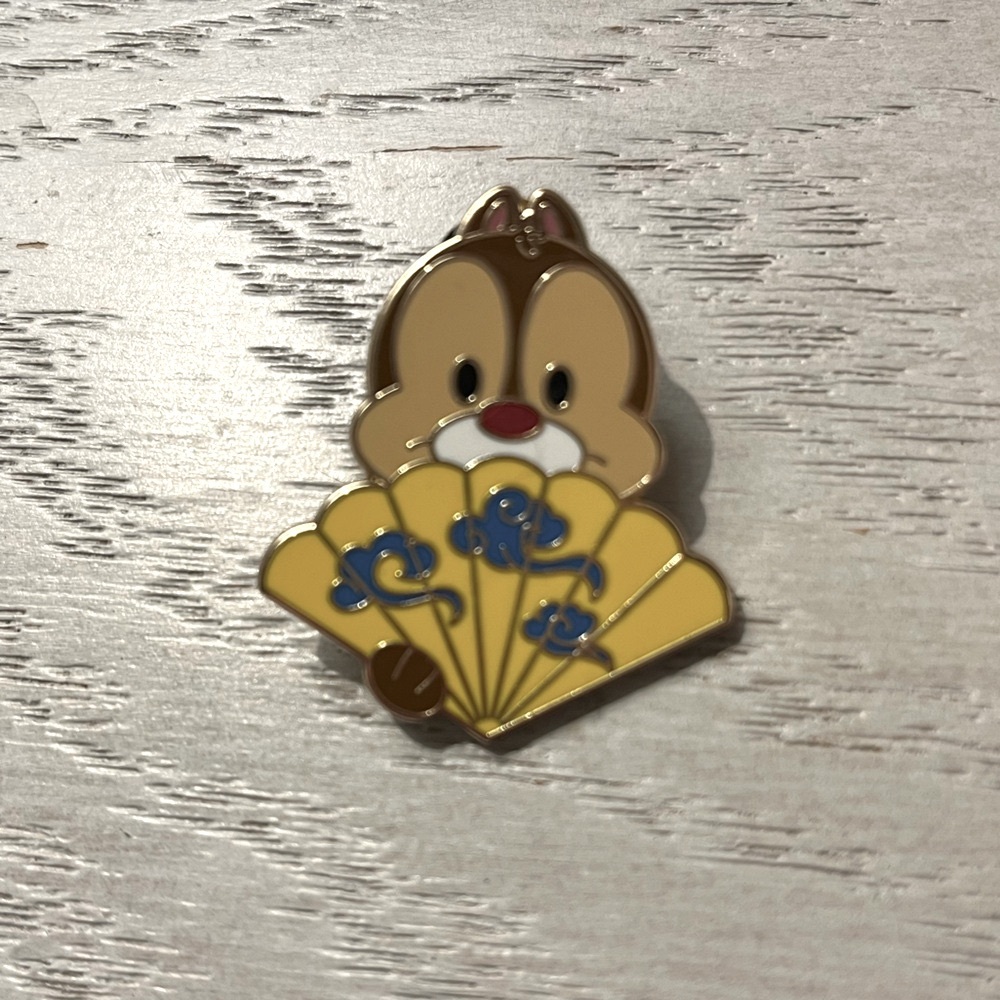 Disney Character Folding Fan Mystery Pin Set - Dale from Chipmunks